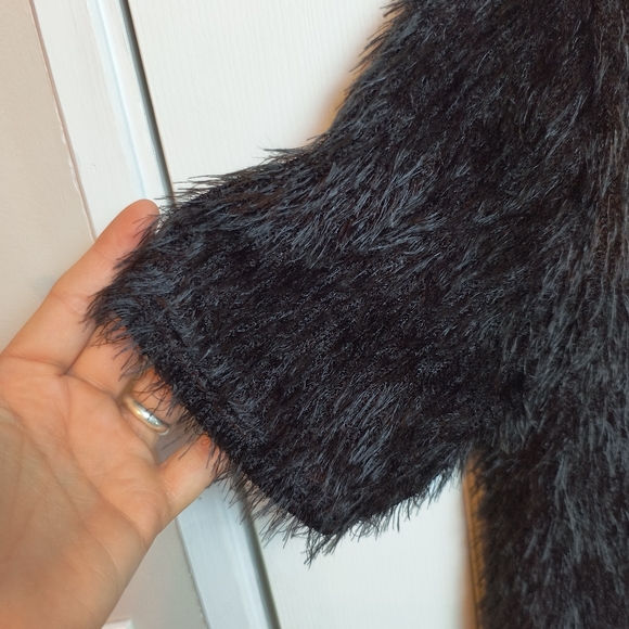 The Zig Zag Stripe Black Fuzzy Textured Soft Stretchy Top M - Picture 3 of 7